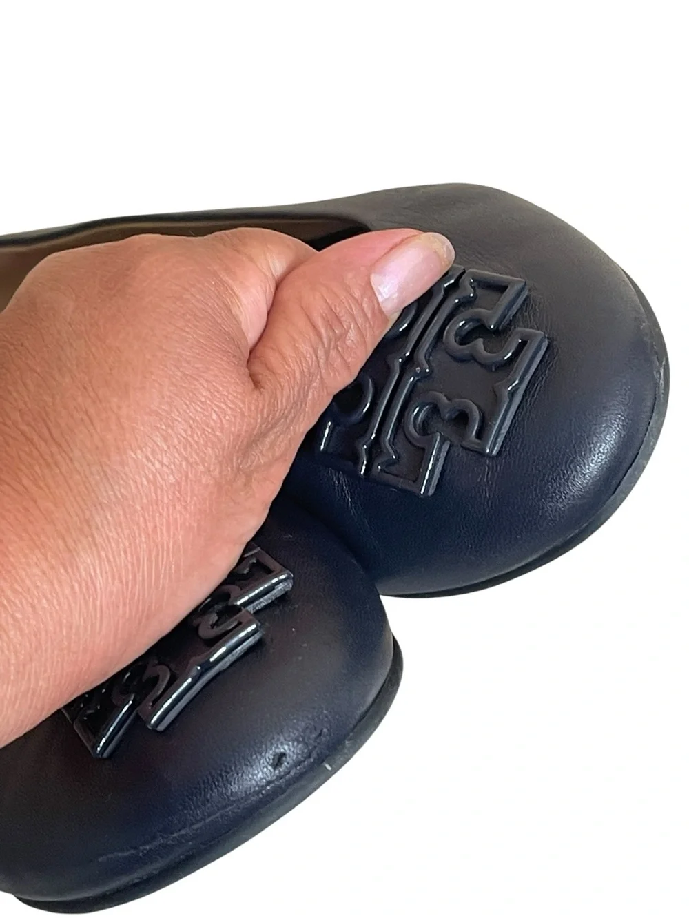 TORY BURCH ROYAL POWDER FLAT BLACK LEATH SZ